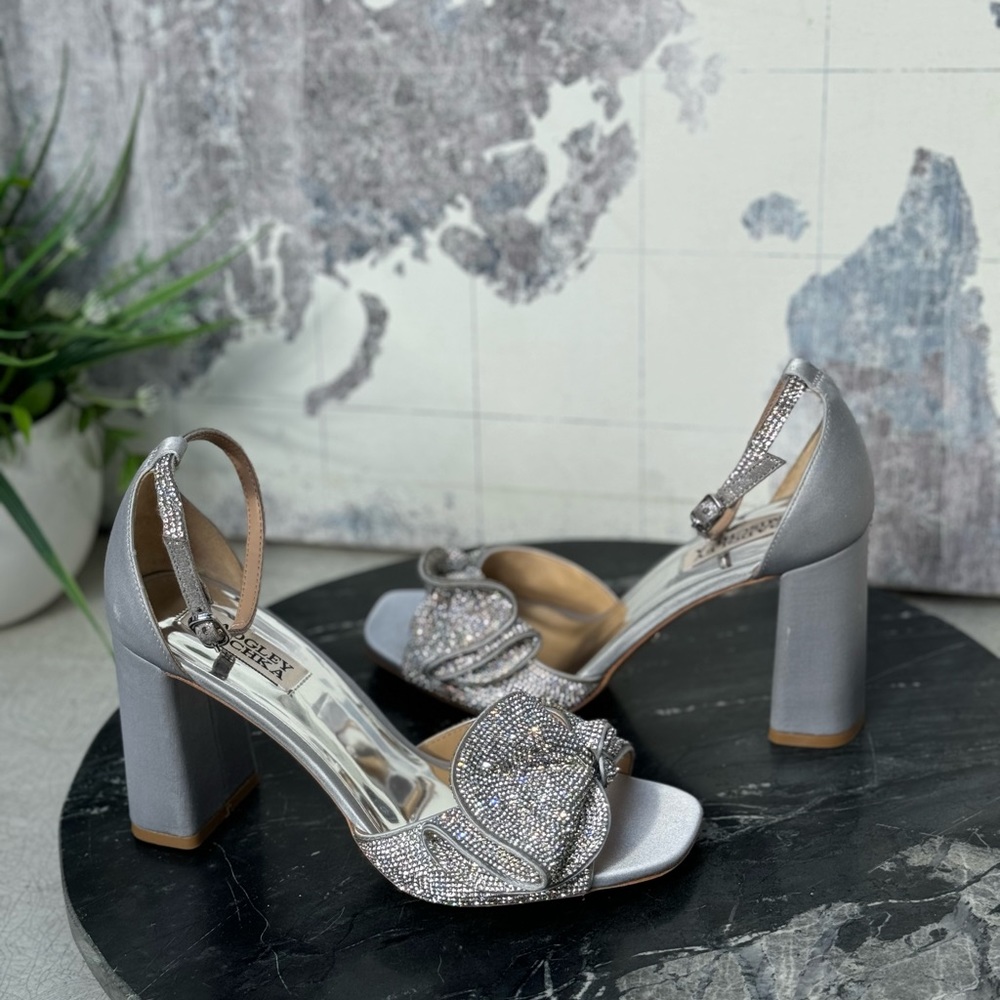 BADGLEY MISCHKA Poppy Rhinestone Bejeweled Block Heel Silver 7.5 - Picture 5 of 13
